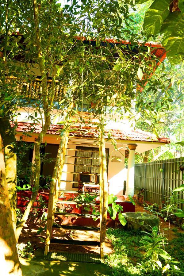 Marari John'S Beach Apartment Mararikulam Exterior photo