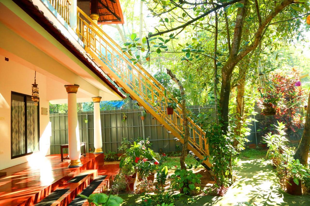 Marari John'S Beach Apartment Mararikulam Exterior photo