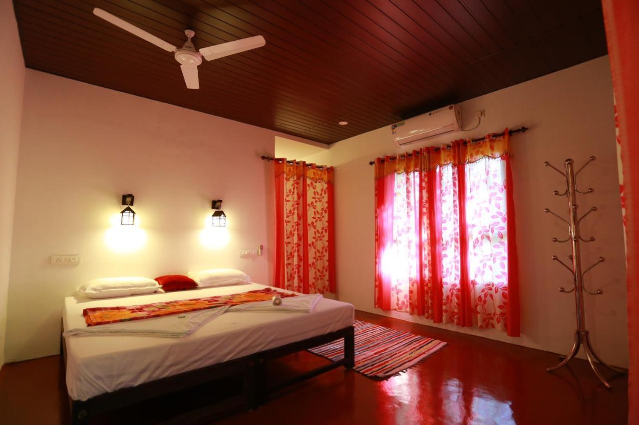 Marari John'S Beach Apartment Mararikulam Exterior photo
