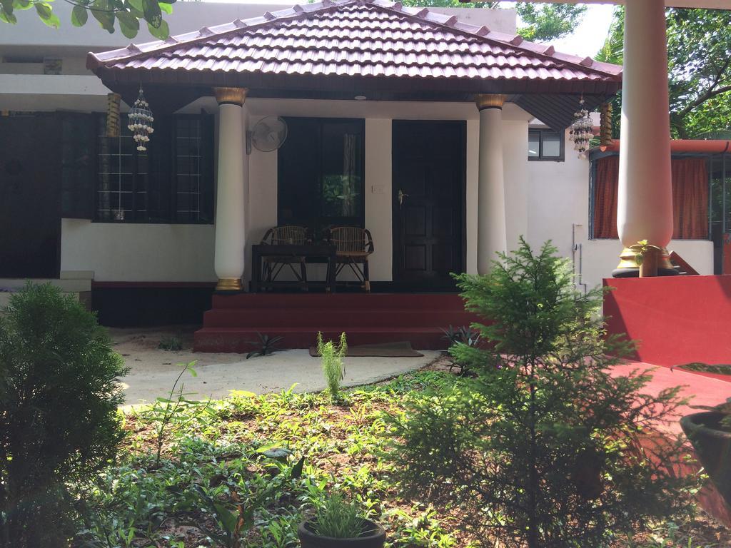 Marari John'S Beach Apartment Mararikulam Exterior photo