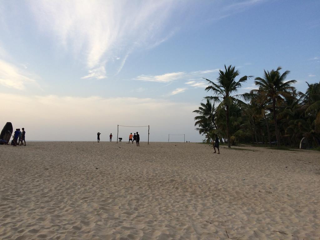 Marari John'S Beach Apartment Mararikulam Exterior photo