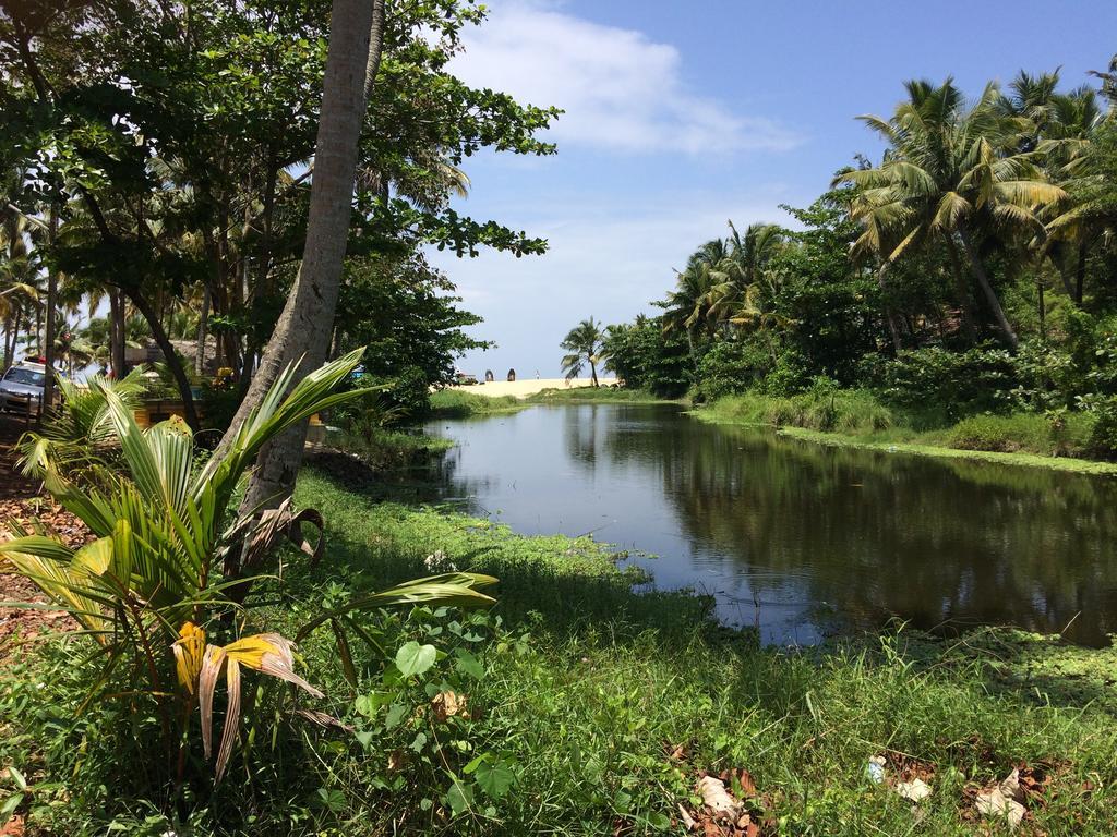 Marari John'S Beach Apartment Mararikulam Exterior photo