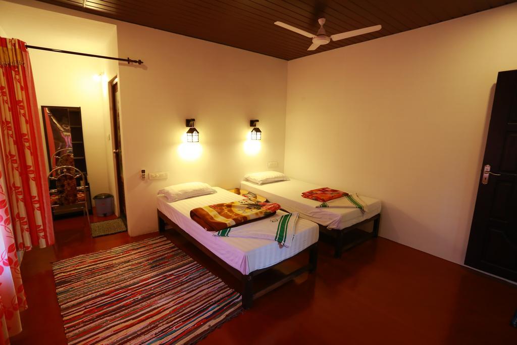 Marari John'S Beach Apartment Mararikulam Exterior photo