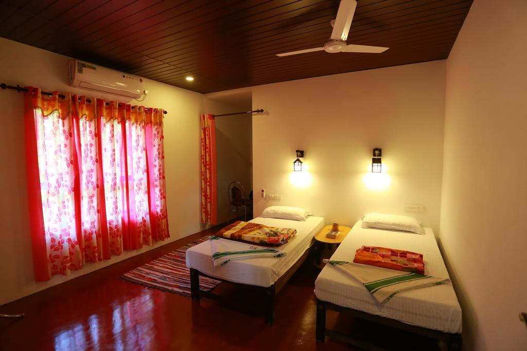 Marari John'S Beach Apartment Mararikulam Exterior photo