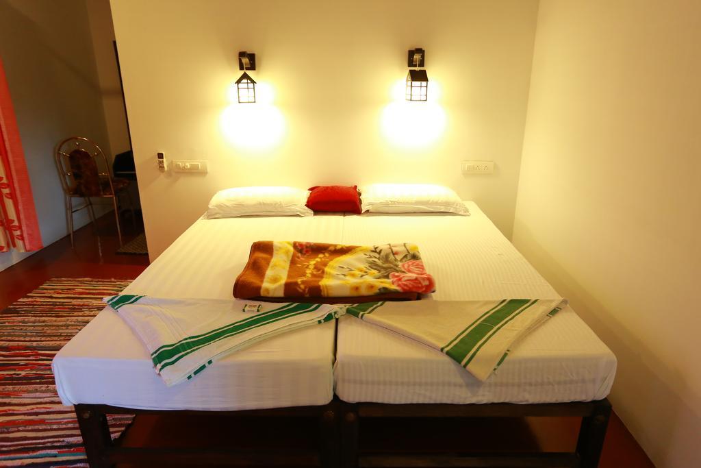 Marari John'S Beach Apartment Mararikulam Exterior photo