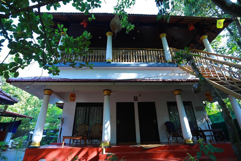 Marari John'S Beach Apartment Mararikulam Exterior photo
